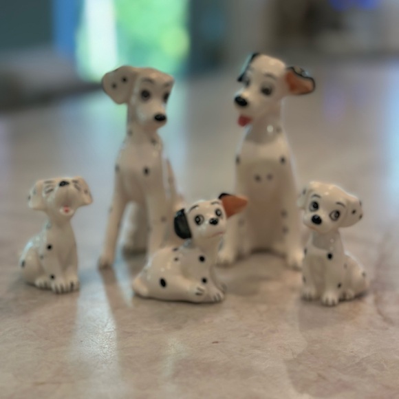 Walt Disney Dalmatian ceramic porcelain collectible figurine Set (5) - Picture 4 of 4